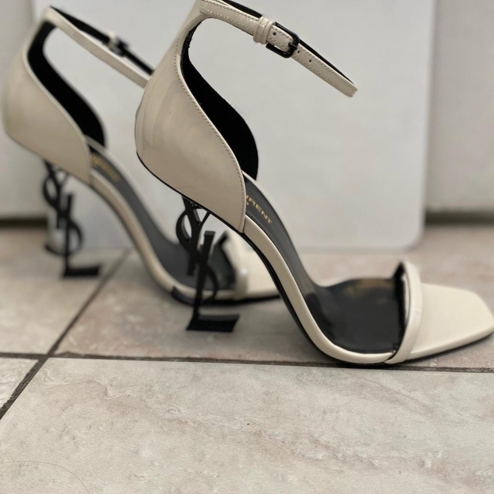Pre-owned YSL Opium Sandals for Sale!
- Very good condition, minor wear - Picture 6 of 6